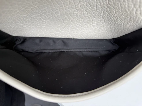 Saint Laurent Niki Medium Leather Shoulder Bag in Crema Soft - Image 10