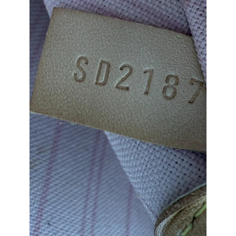 LOUIS VUITTON Neverfull Monogram White Canvas Pink Interior Tote Shoulder Bag - Image 7